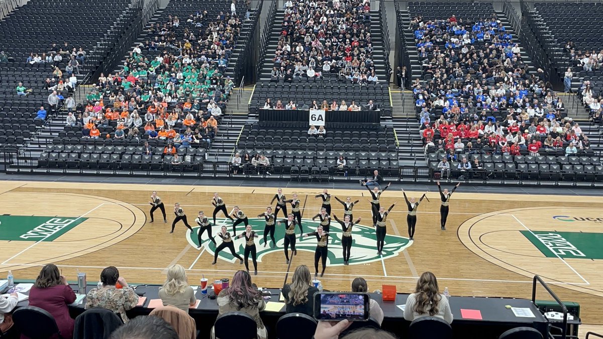 jdick67's tweet photo. Nothing better than spending your day at the State Drill Semi-Finals! #GoRoy #RHS #WeAreRoyHigh #RHSDrill https://t.co/kLu7sPUHTm