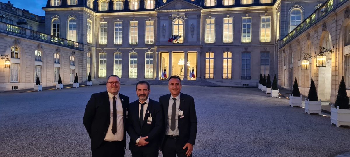 Société de Pneumologie de Langue Française (SPLF) (@splf_socpneumo) on Twitter photo La <a href="/splf/">jose luis hernandez</a> et le groupe « depistage et prevention en pneumologie » avec <a href="/DrGonzalezJesus/">Gonzalez-Bermejo</a> <a href="/Leleuolivier80/">Olivier Leleu</a> <a href="/s_couraud/">Sébastien Couraud 🫁🚭🌍</a> ont eu l’honneur d’être écoutés et surtout entendus sur le dépistage du K du poumon par Katia Julienne, conseillère santé de l’Elysée!🦀🫁 La <a href="/splf/">jose luis hernandez</a> et le groupe « depistage et prevention en pneumologie » avec <a href="/DrGonzalezJesus/">Gonzalez-Bermejo</a> <a href="/Leleuolivier80/">Olivier Leleu</a> <a href="/s_couraud/">Sébastien Couraud 🫁🚭🌍</a> ont eu l’honneur d’être écoutés et surtout entendus sur le dépistage du K du poumon par Katia Julienne, conseillère santé de l’Elysée!🦀🫁