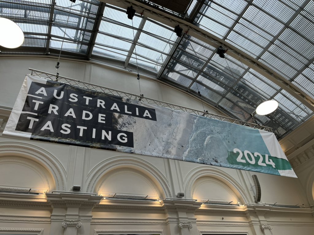Will_Lyons's tweet photo. Such a relief (and joy) to taste wines of vibrancy, purity and sheer drinkability at today’s Australia Trade tasting in London. Thank goodness Aussie wines are no longer chasing Parker points. #attwine #aussiewine https://t.co/j0tLJtePtR