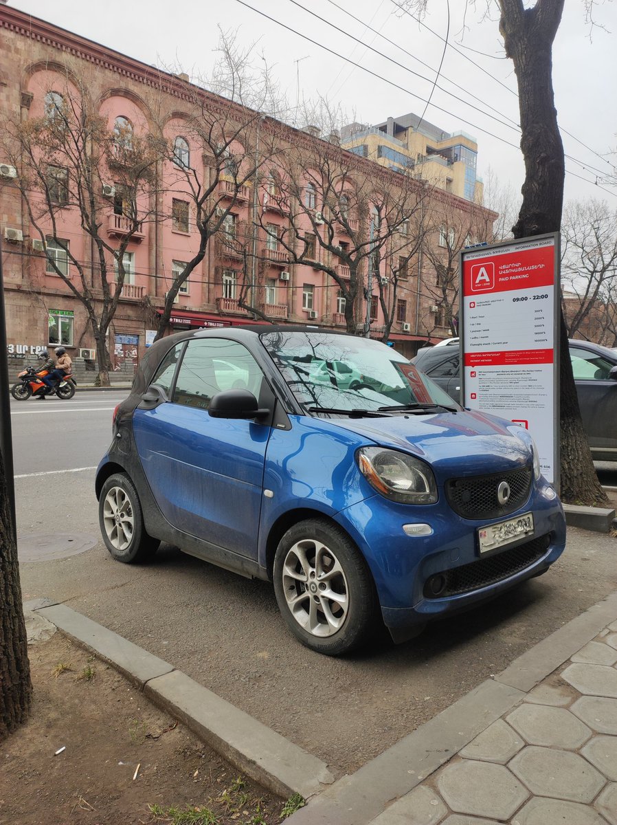 HaveAGo's tweet photo. We love seeing #microcars and motorbikes in the streets of #Yerevan.
They are just perfect city cars!
They're way smaller and more efficient. They make parking a breeze. And they're adorable! 😍 https://t.co/tPIeBM1YpD