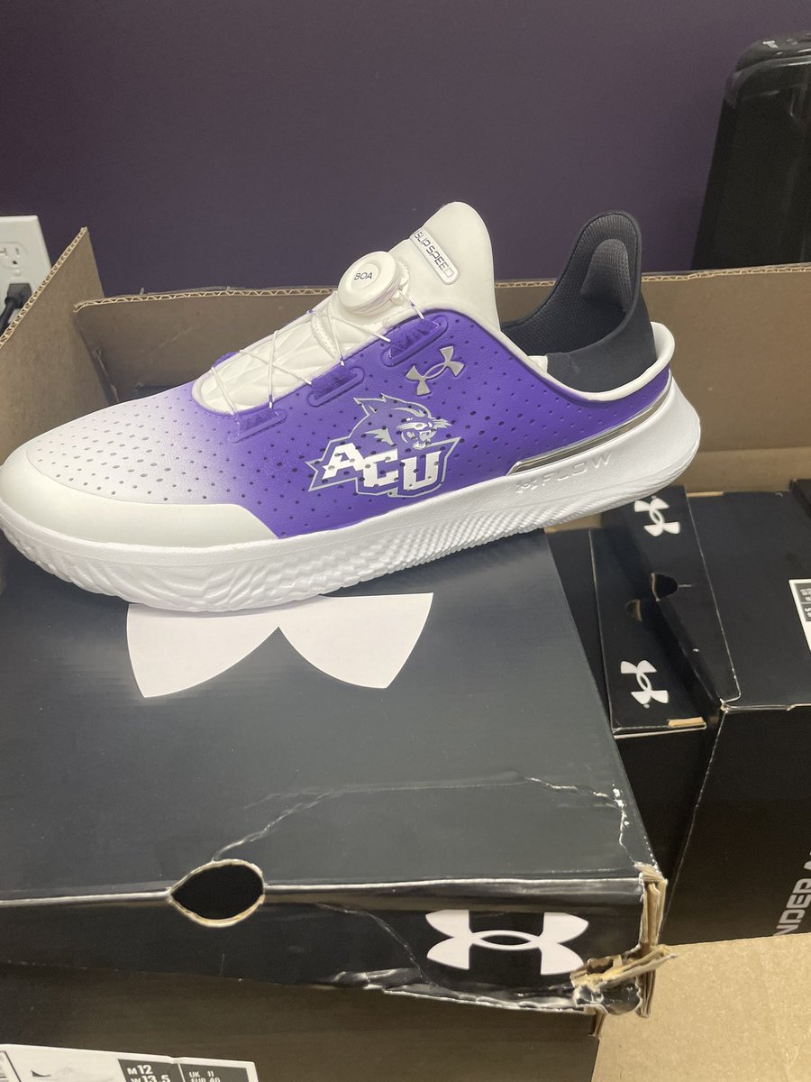 We have another full day to bid. We are doing great but we can do better. We still have no bids in the 9s and 2 pairs of 12.5 shoes. All the others are getting pretty competitive. DM me your bid. Only one more day! #CancelCancer #GoWildcats