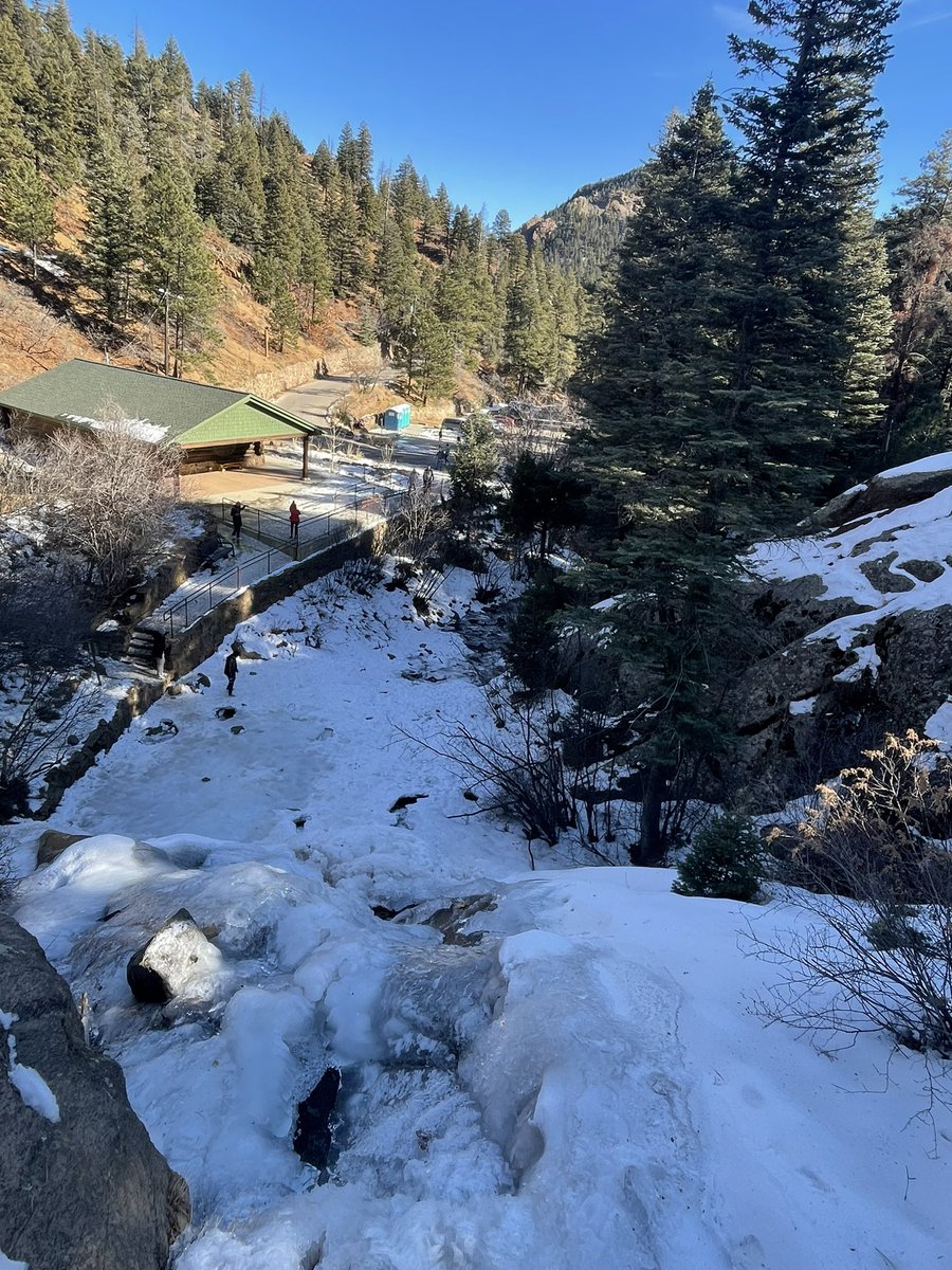 CaJackson193's tweet photo. Winter break Colorado Springs trip. https://t.co/0AI8INFtNa