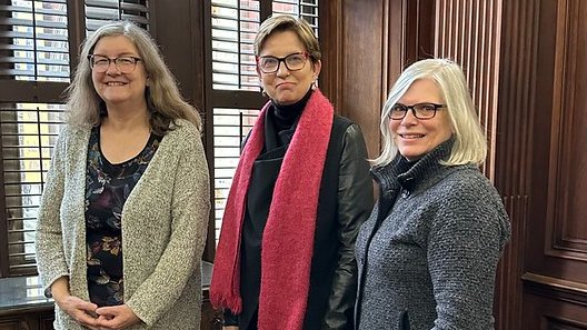 Learn more about a new project from <a href="/RSM_Theology/">Regis St. Michael's Faculty of Theology</a> that will offer educators the tools needed to help adolescents deal with the growing challenge of climate anxiety.  <a href="/HCDSB/">Halton Catholic DSB</a> <a href="/DPCDSBSchools/">Dufferin-Peel Catholic District School Board</a> <a href="/DurhamCatholic/">Durham Catholic District School Board</a> <a href="/Cath_Ed_Climate/">CatholicEdClimateConversations</a> stmikes.utoronto.ca/news/rsm-aims-…
