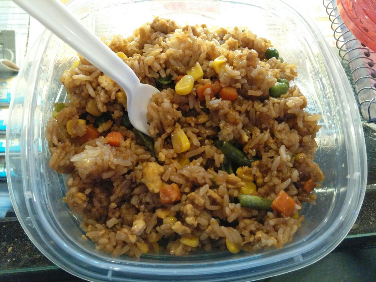 kendraheff's tweet photo. @FreshUpdates #FreshIntentions - Day 23 eating leftover fried rice for lunch today https://t.co/zuIfaKKkCh