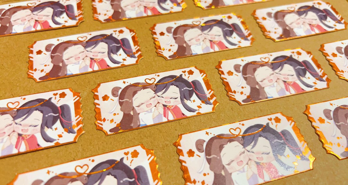 【新品】感謝 噗浪_千層派對開團做的燙金票根貼紙 ✨
畫了軟軟的花憐貼貼真的有夠可愛啦😳🩷
新品會在3月的高雄CWT-K44 首賣唷！
#天官賜福  #TGCF  #花憐