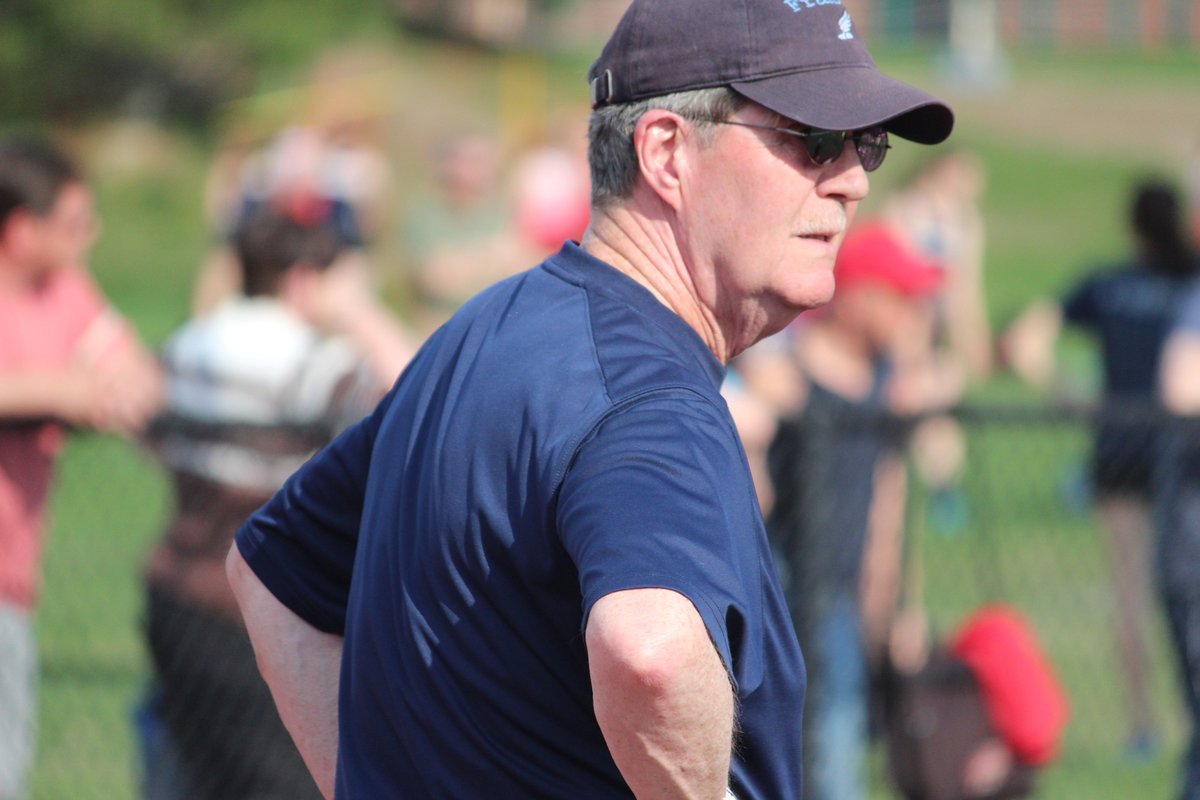FranklinHSXC's tweet photo. Coach Geysen: The Franklin T&amp;F program will never be the same without you. Thanks for inspiring so many athletes (and coaches) to be the best they could be and keeping us grounded. 

You always made practices/meets fun and exciting during your time as our coach. https://t.co/7H24dmFyRl