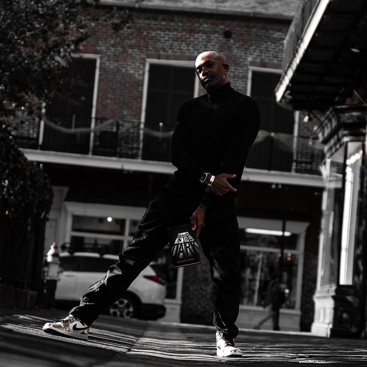 brownboywriting's tweet image. It’s Pub Day for my sophomore novel WANDER IN THE DARK. This New Orleans-set mystery is truly the book of my heart. Amir and Marcel are two halves of my complex self! Hope y’all love them as much as I do.
Oh, and there’s murder! 🤭
Grab your copy today: getunderlined.com/books/723863/w…