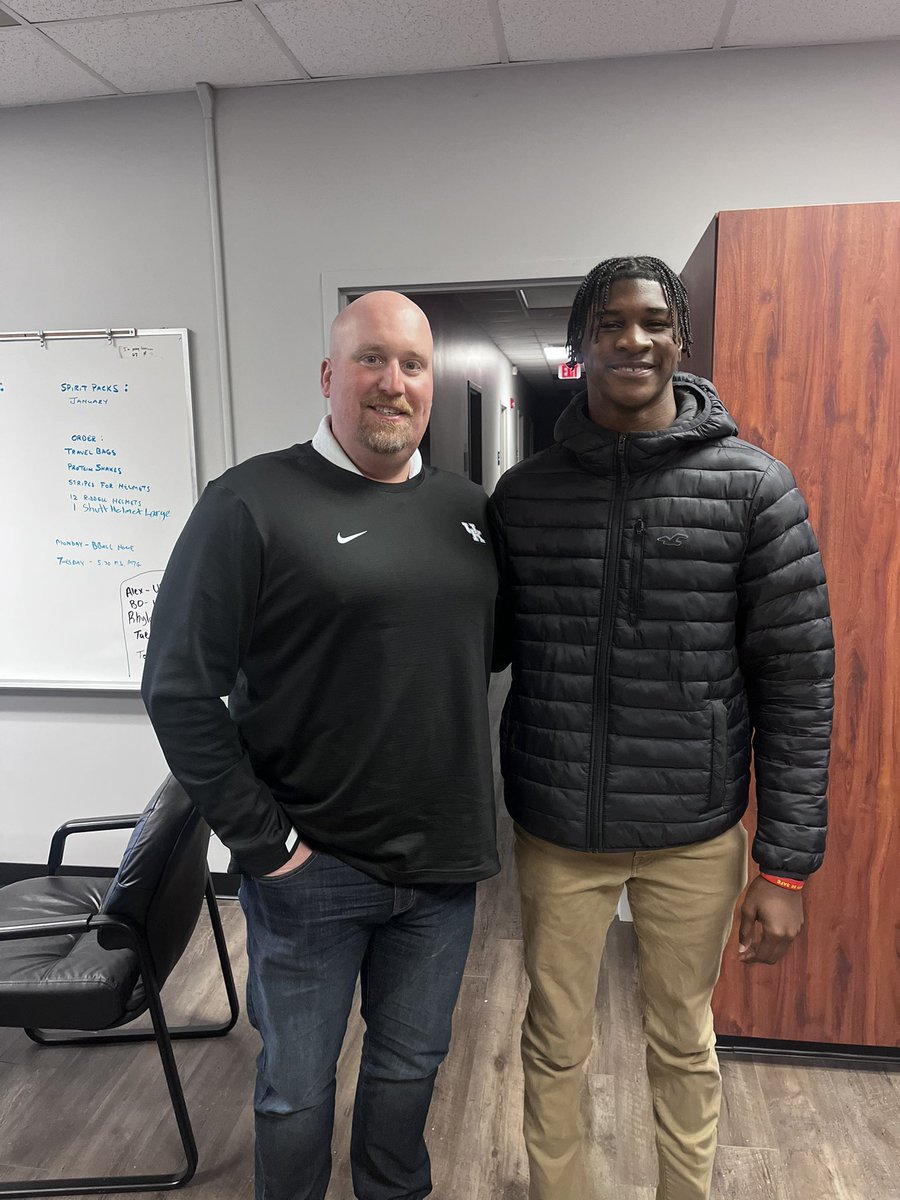demopolisfb's tweet photo. Thank You to Coach Yenser and Kentucky for coming by!! https://t.co/Arkz74uH5S
