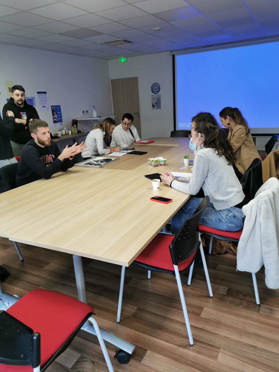 Semaine du Numérique ➡️@FTravail_OCC #Narbonne, présente aujourd'hui l'#immersion facilitée de manière simultanée pour #entreprises et #jeunes. L'occasion d'échanger sur l'immersion : des avantages de chaque point de vue. ✅2 immersions en vue ✅1 contrat d'apprentissage envisagé