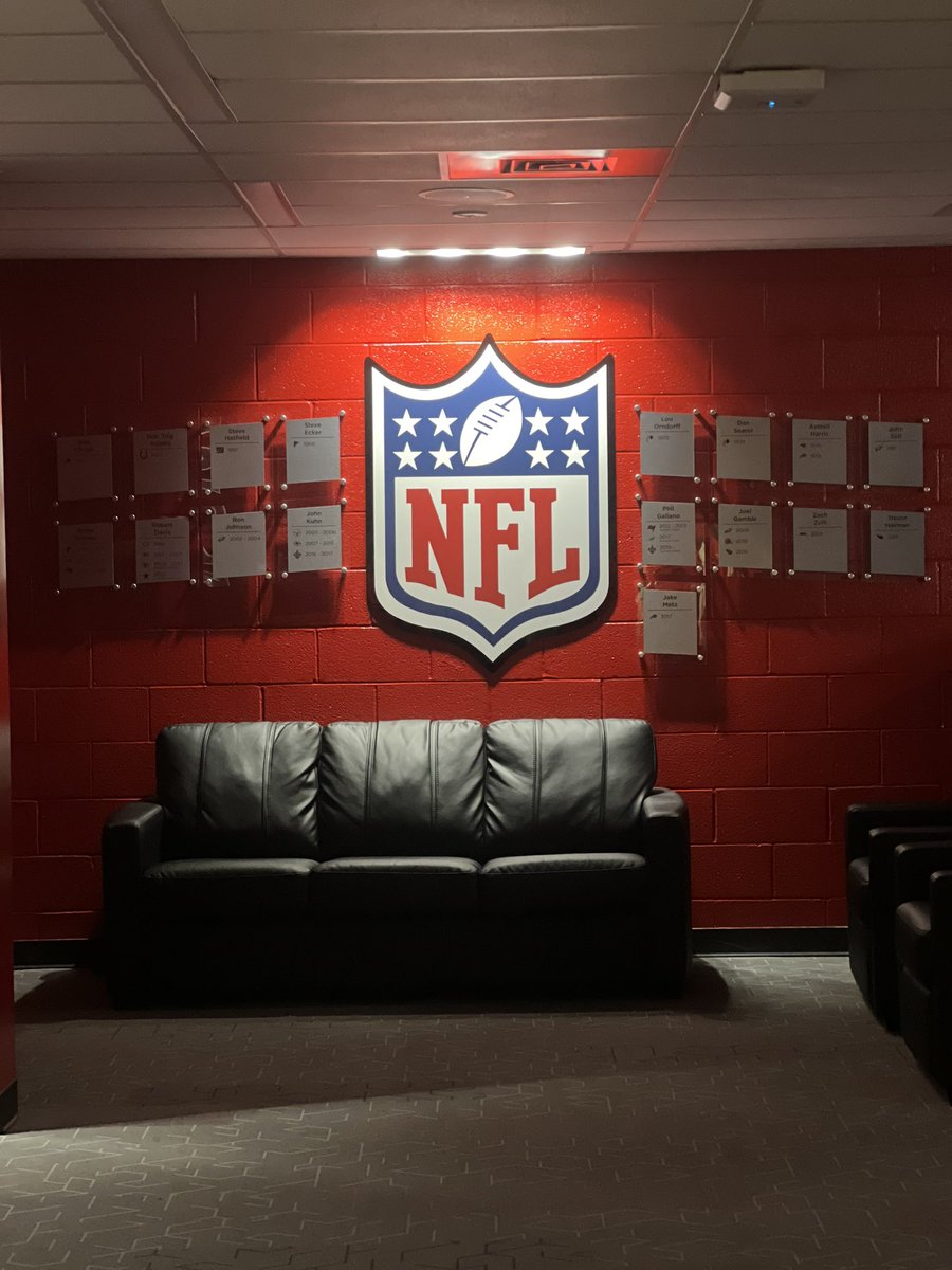 Bkanour22's tweet photo. We want you on that wall. We Need you on that wall. #GoShip #Plus1 @NFL https://t.co/XtV4G5XoSM