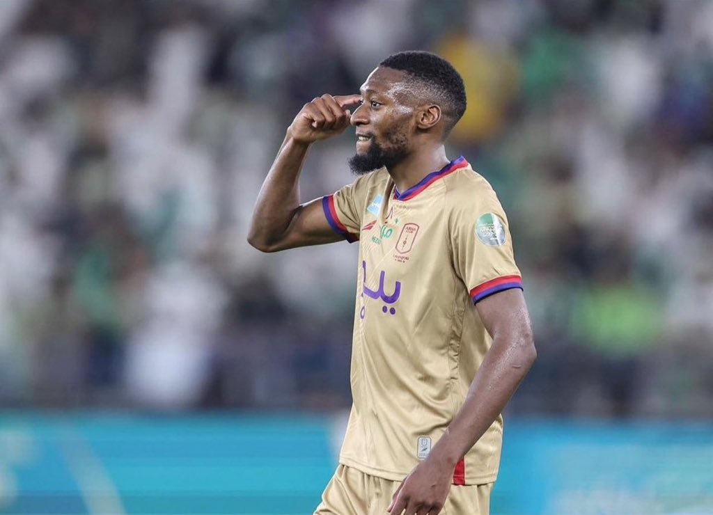 saudifootnews's tweet photo. 🚨 𝗞𝗮𝗿𝗹 𝗧𝗼𝗸𝗼-𝗘𝗸𝗮𝗺𝗯𝗶 is a new player from 𝗔𝗹-𝗘𝘁𝘁𝗶𝗳𝗮𝗾 ! 🟢🔴
⚠️ 𝗔𝗯𝗵𝗮 and Al Ettifaq have reached an agreement for the transfer of the Cameroonian player ! 🇸🇦⏳
✍️ @Santi_J_FM #News #TransfertTalk #FootballTransfert #SaudiArabia #SaudiProLeague #SPL... https://t.co/DARefym12b