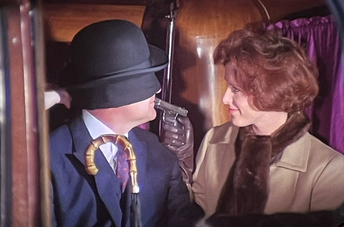 TimeLordDrew61's tweet photo. Take me to your leader. Escape in Time . The Avengers. #TheAvengers #JohnSteed #PatrickMacNee #DianaRigg #EmmaPeel #JudyParfitt #PeterBowles #EscapeInTime #Series5 https://t.co/rh568OYYL8