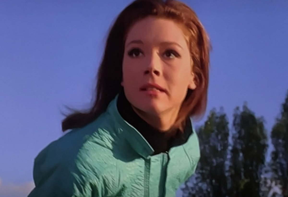 TimeLordDrew61's tweet photo. That takes care of that. Escape in Time . The Avengers. #TheAvengers #JohnSteed #PatrickMacNee #DianaRigg #EmmaPeel #EscapeInTime #Series5 https://t.co/1nm6LciSiG