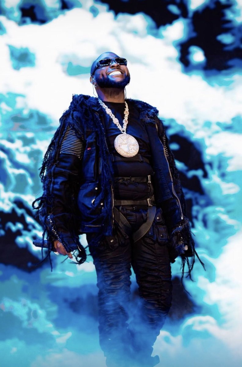 joshcollection2's tweet image. The king 👑 of afrobeat 👑@davido 

Like and Retweet if u love 💕 the picture 

#DavidoatO2 #DavidoO2Arena #TIMELESS