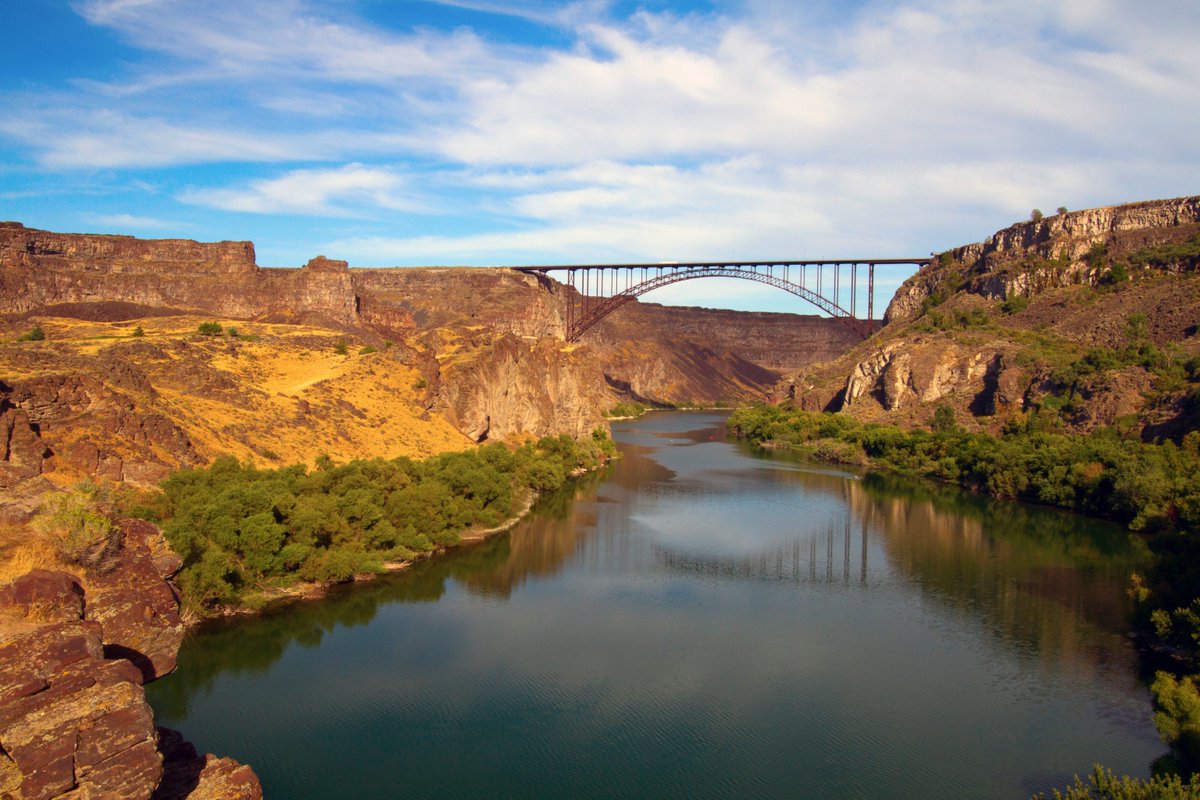BLMIdaho's tweet photo. 🌄BLM Idaho is hiring! Become a Support Services Manager in scenic Twin Falls.
📌Oversee budgets, advise on land use planning &amp; contribute to conservation efforts.
🌳Twin Falls - A hub for nature, culture &amp; adventure.
Apply now!➡�� [https://t.co/yvPR95mT3k](https://t.co/yvPR95mT3k https://t.co/RbMOOieWdh