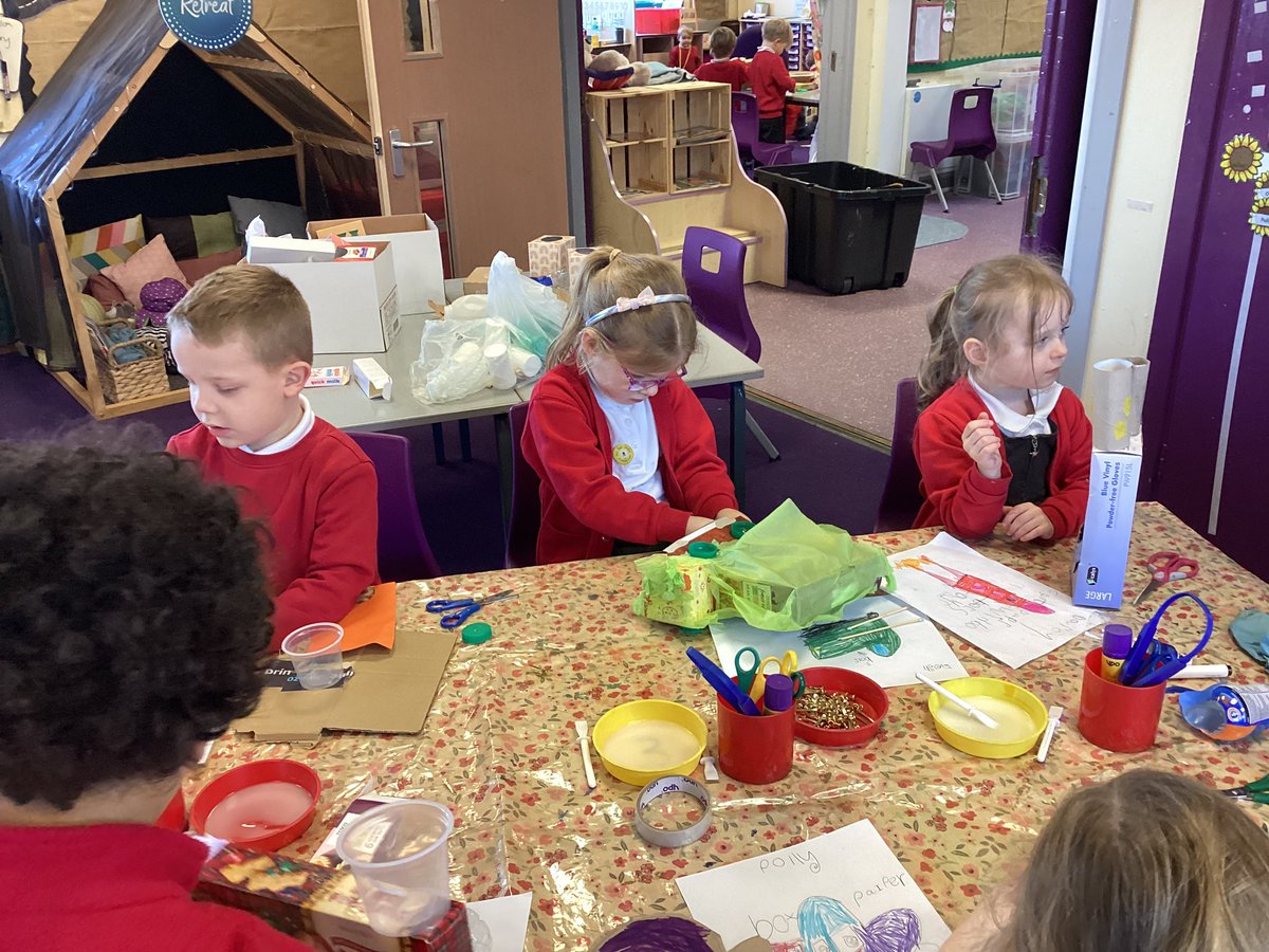 LauraShore6's tweet photo. In Reception today the children really enjoyed getting creative, producing a model from their own plan. #joeyseyfs #joeysart @stjs_staveley https://t.co/IeZNXW8heQ