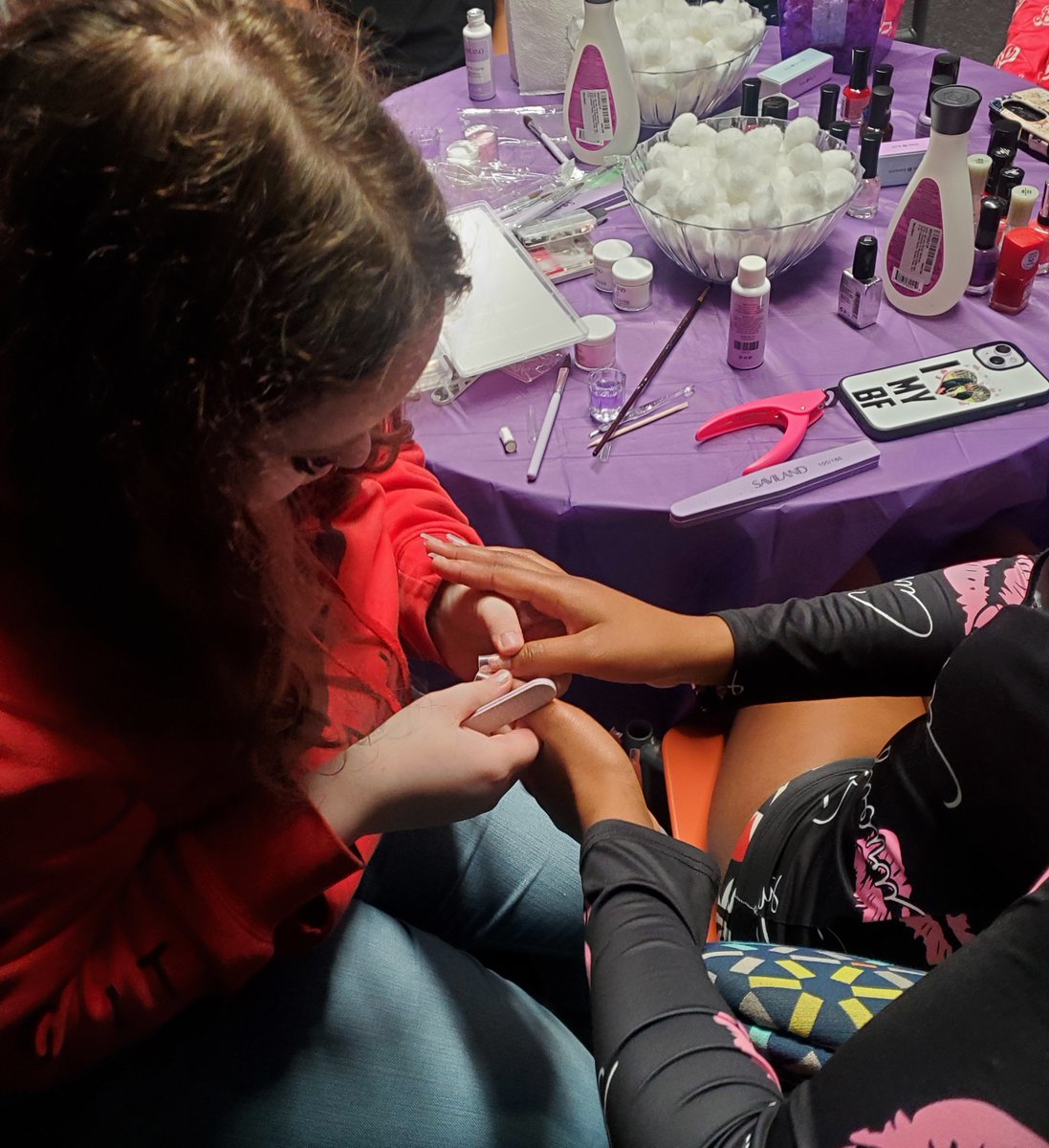 Friday was worth the wait for the Smart Girls Night In. Members enjoyed doing nails, makeup, and games. One of the highlights was making pizza from scratch.  Special thanks to Miss Darilyn, Miss Charlotte, Miss Kristen, and Jr League.
#smartgirls #greatfuturesstarthere💙