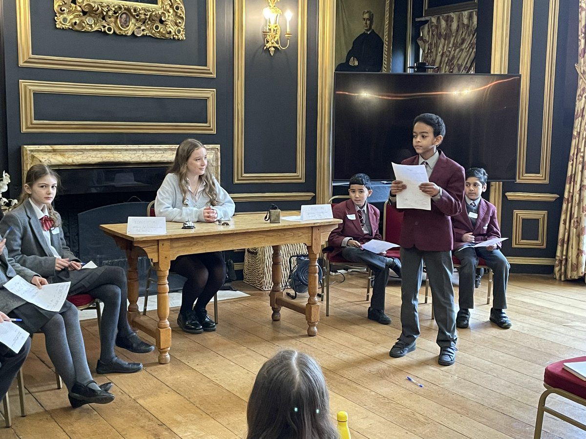 oratoryschool's tweet photo. Brilliant to welcome @AldroSchool @BishopsgateSch @CheshamPrep @EtonEndSchool @GayhurstSchool @SarumHall @StEdsPrep @sthughs @ThorngrovePrep and @WellesleyPrep to our #Debating Day. Well done to all the pupils who took part! π #OratoryDebating #OratoryEnglish #OratoryAcademic https://t.co/9RaiD8TI9X