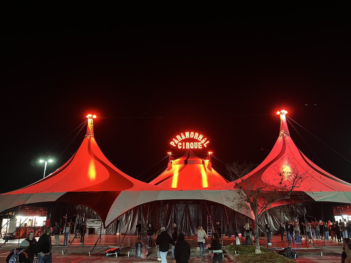 BudtheButcher's tweet photo. I went to the #paranormalcirque3 a couple days ago in Lake Wales FL. It was a spectacular show! It had some amazing performances, and the funny guy who interacted with the crowd had me laughing so much I couldn’t breathe. I’m giving this show a Grade A!!!!! https://t.co/kMqNb4TGeJ