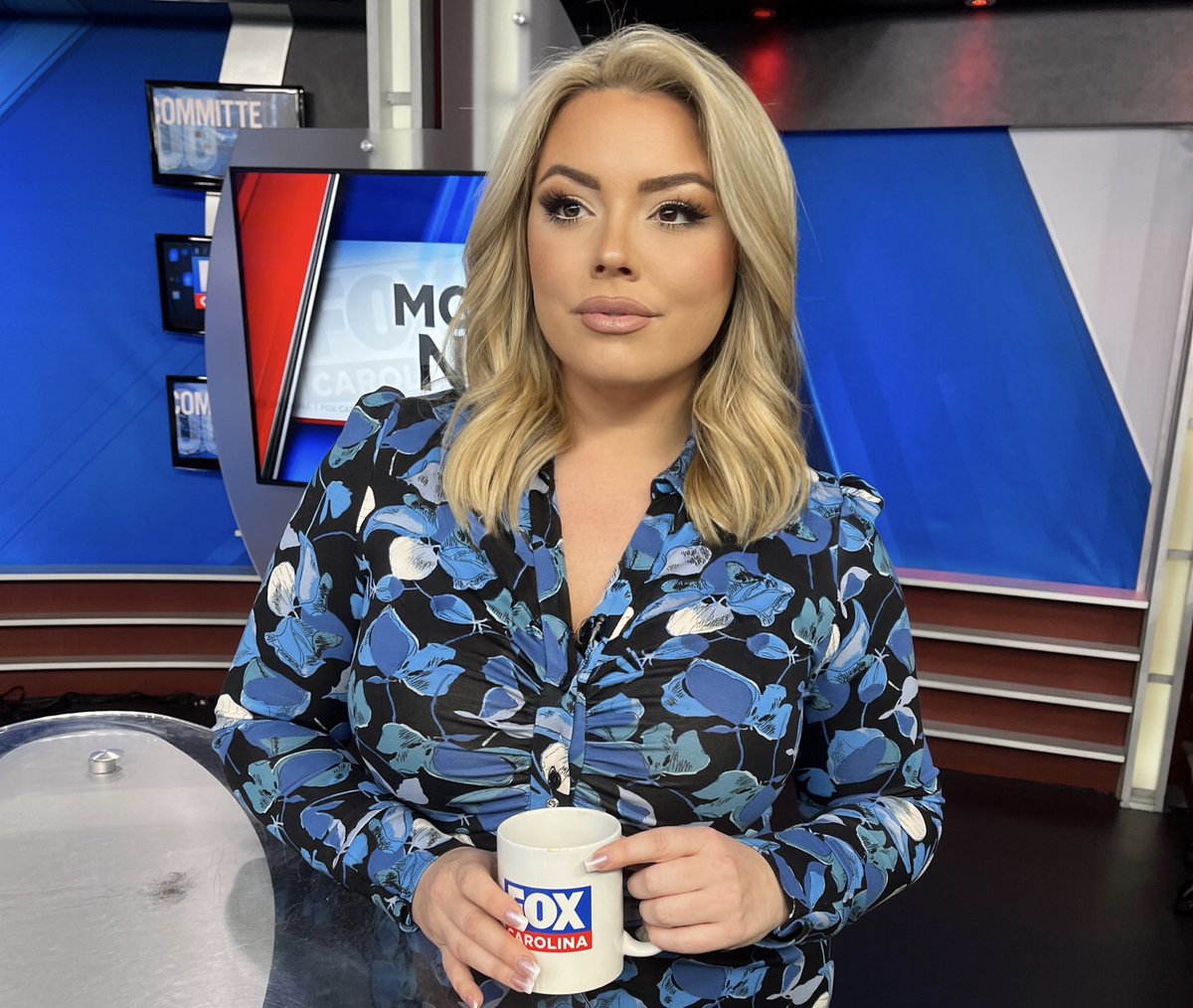 cbkmediamgt's tweet photo. For those following Alex Murdaugh’s failed bid for a new murder trial, client @MargaretAnnOnTV sits down for an exclusive interview with the co-author of a book that caught the attention of Murdaugh’s defense team.
#FOX21
#MurdaughTrial
#TeamCBK
WATCH>https://t.co/sPoiFBJMFA https://t.co/UYy5eEfr3S