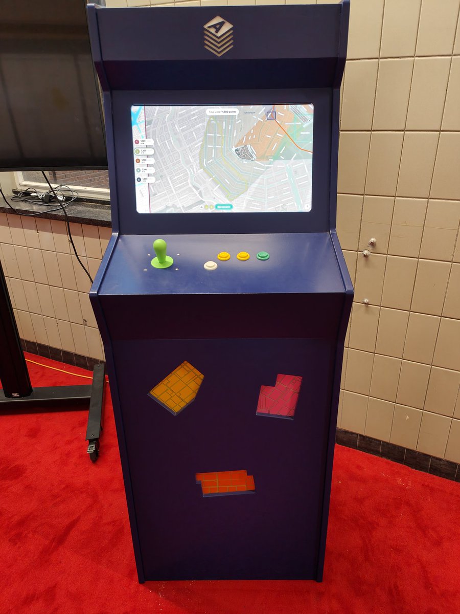coret's tweet photo. Cool, de #AllMaps Arcade, je krijgt een kaart en moet deze op de juiste plek positioneren.  Ben niet zo thuis in #020 dus niet hele hoge score... https://t.co/sDeA8ftcMq