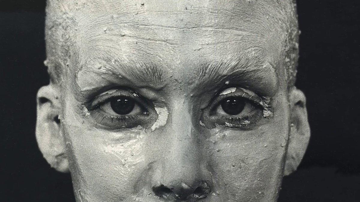 En nuestro canal de #YouTube : "EL RETRATO COMO MANIFIESTO IDENTITARIO" - bit.ly/35HW5kS 

Entrevista a la curadora <a href="/LorenaGonzalezI/">Lorena González Inneco</a>

#ElArchivo #MemoriaVisual #Retrato #FotografíaVenezolana #FotografíaLatinoamericana <a href="/Sala_Mendoza/">Sala Mendoza</a>