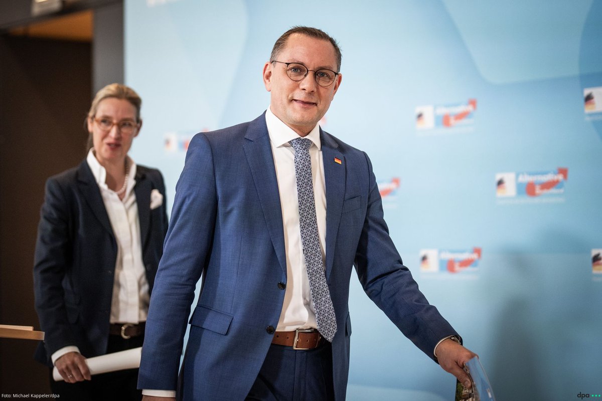 Forsa-Umfrage: AfD verliert an Zuspruch und fällt unter die 20-Prozent-Marke  stuttgarter-zeitung.de/inhalt.forsa-a… <a href="/StZ_NEWS/">Stuttgarter Zeitung</a>