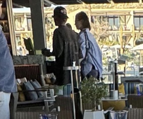 bieberupdate_jp's tweet photo. 数日前のジャスティンとヘイリー。メキシコのカボ・サン・ルーカスにて。 https://t.co/n8iG1FYP3t