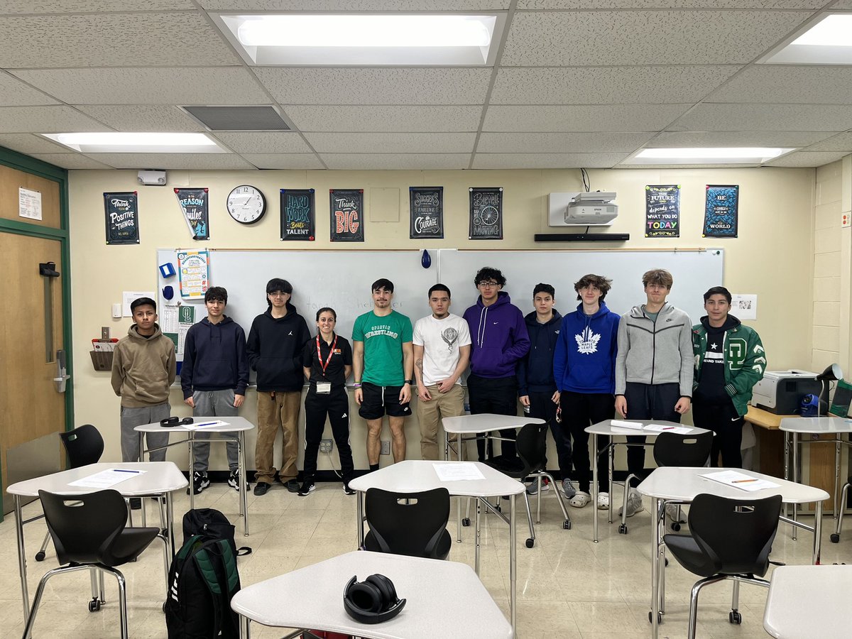 olchspe's tweet photo. A little late on posting this.

Last Friday our Sports officiating class had the honor of having Oak Lawn alumni and IHSA official Hannah Shehaiber come speak to the our class! https://t.co/735paUqr66