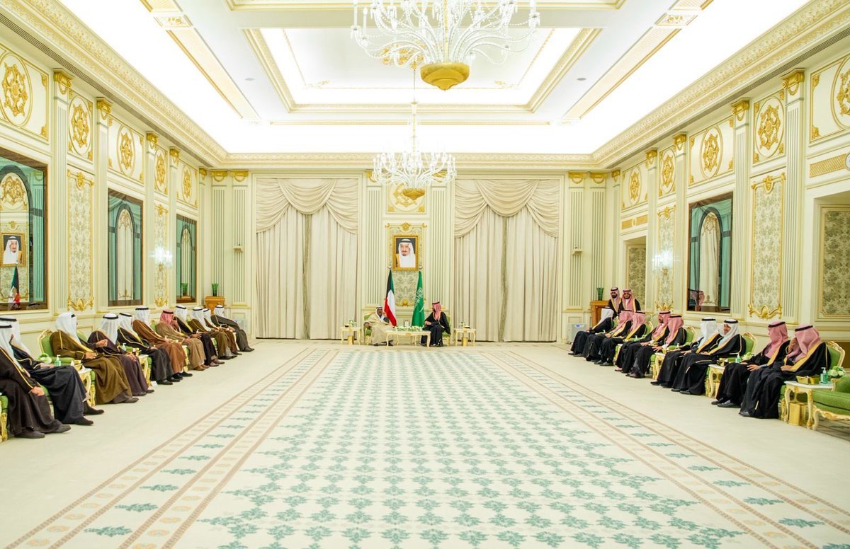 Badermasaker's tweet photo. سمو #ولي_العهد، وسمو أمير دولة الكويت، يعقدان جلسة مباحثات رسمية.

#أمير_الكويت_في_المملكة https://t.co/5fxFhFFEZs