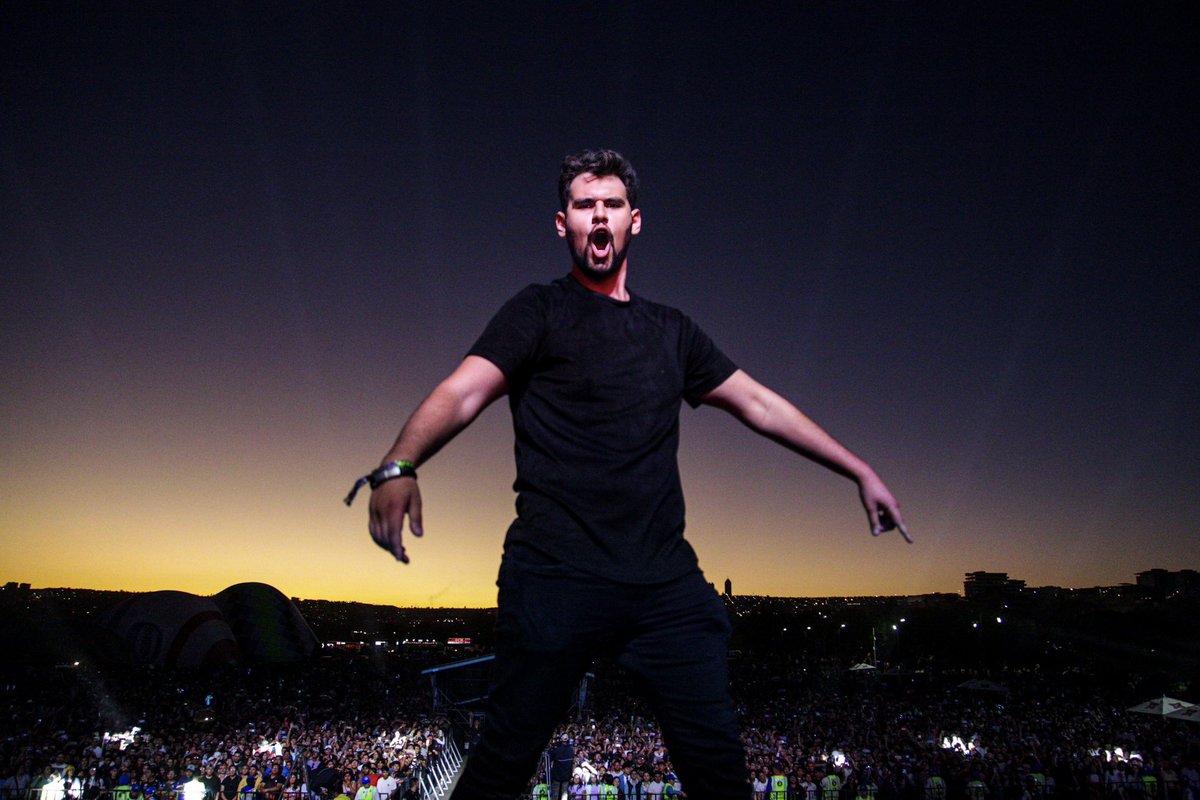 Hajj_Official's tweet image. New music dropping this Friday 🔥 #feelingalive