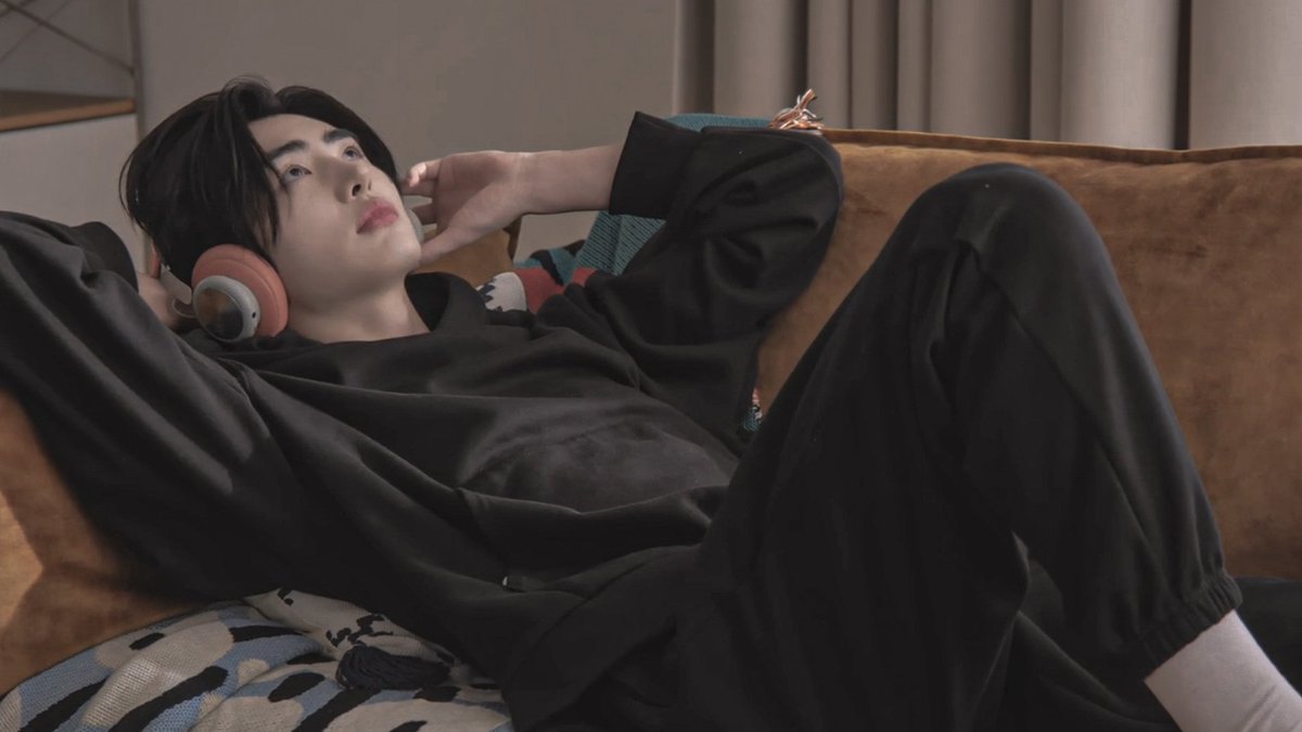 archiveofhoon's tweet photo. #sunghoon looks so cozy 🥺 https://t.co/1VxRhIB0mN