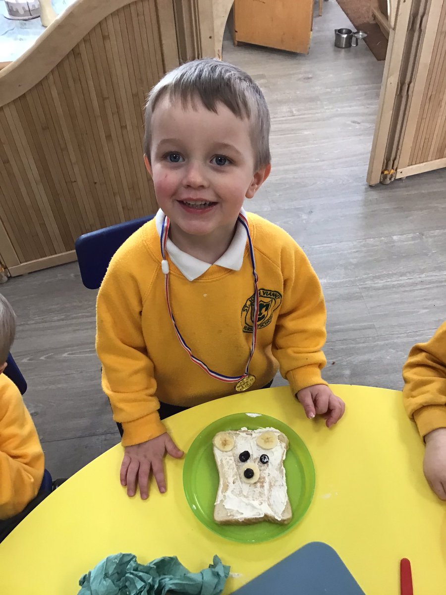 EYFSSJV's tweet photo. We enjoyed making polar bear toast. We looked at the changes that took place when the bread was toasted.  It tasted delicious too! 🐻‍❄️😋❤️ #SJVScience https://t.co/5tGc3vBh9b