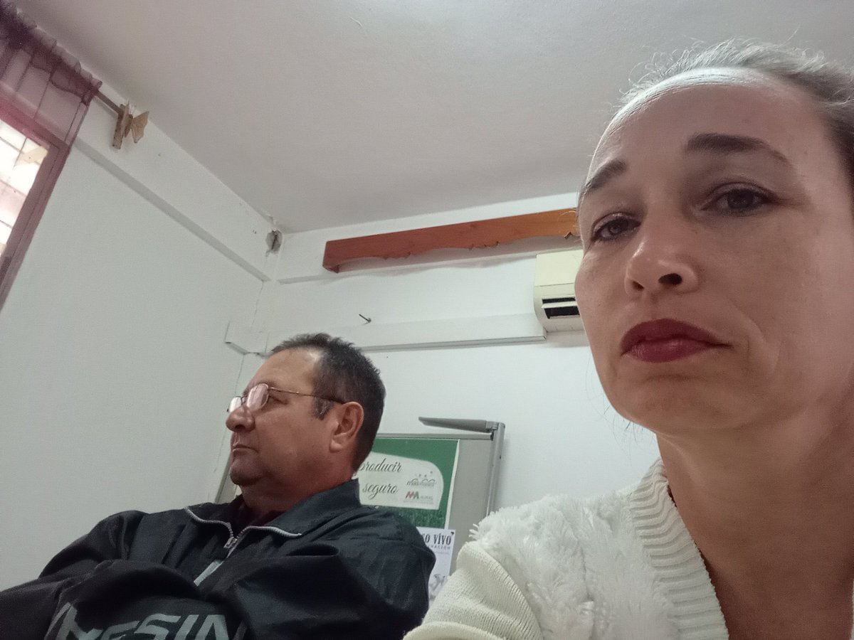 Odalitacb's tweet photo. #BalancePCC en #HolguinSi la militancia del zonal 130 debate sobre el quehacer del núcleo en la comunidad.
#GenteQueSuman https://t.co/TwwrZg00Cy