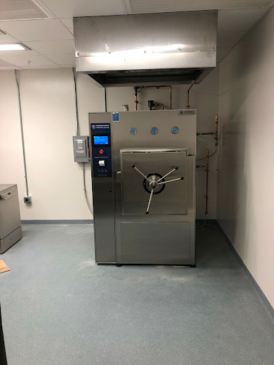 consteril's tweet photo. This 24A #sterilizer has a new home at @Skyhawk_Tx! This custom-made unit features a stainless steel generator and left-mounted X1 controller panel — just a few of the many customizations we offer. Thank you, Kiersten Owen of NESA, for your help on this project! https://t.co/agwGGpLouD