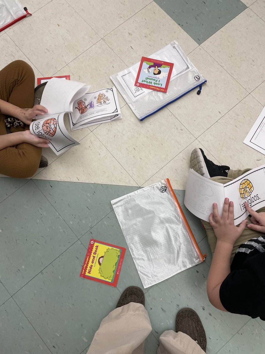 HowellTwpGrnvl's tweet image. Partner reading and finding patterns. #HowellReads