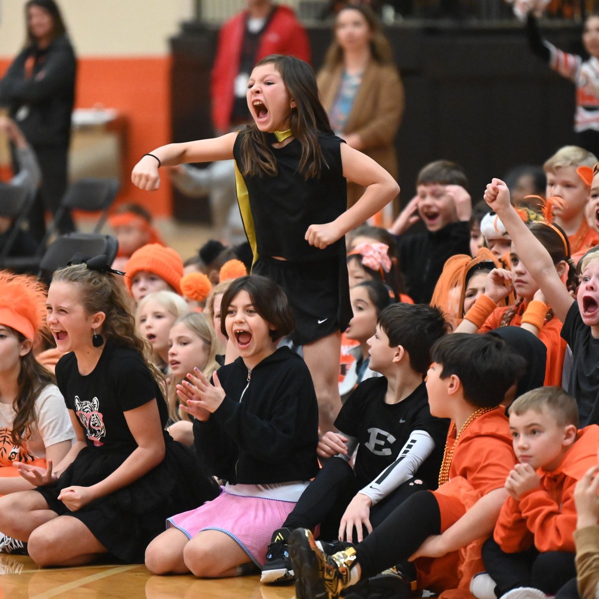 Ensworth's tweet photo. Cheering us on through the season! 📣 These Tigers keep us smiling and our spirits high through everything.
.
#ensworth #joyinlearning #getloud #woo #cheer https://t.co/5mDBeash5e