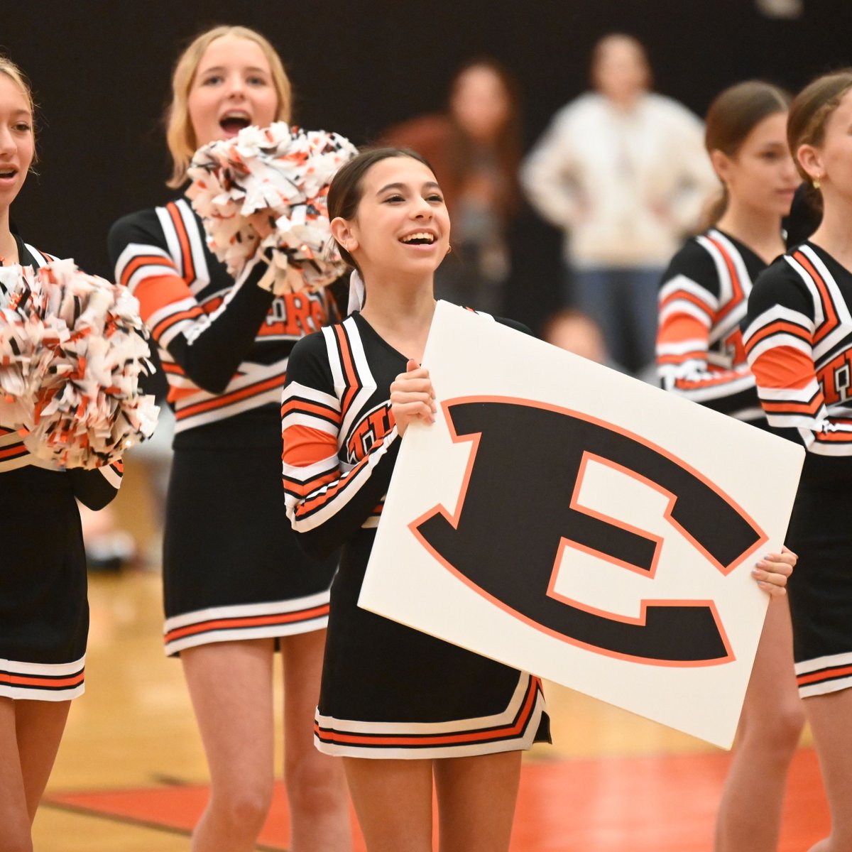 Ensworth's tweet photo. Cheering us on through the season! 📣 These Tigers keep us smiling and our spirits high through everything.
.
#ensworth #joyinlearning #getloud #woo #cheer https://t.co/5mDBeash5e