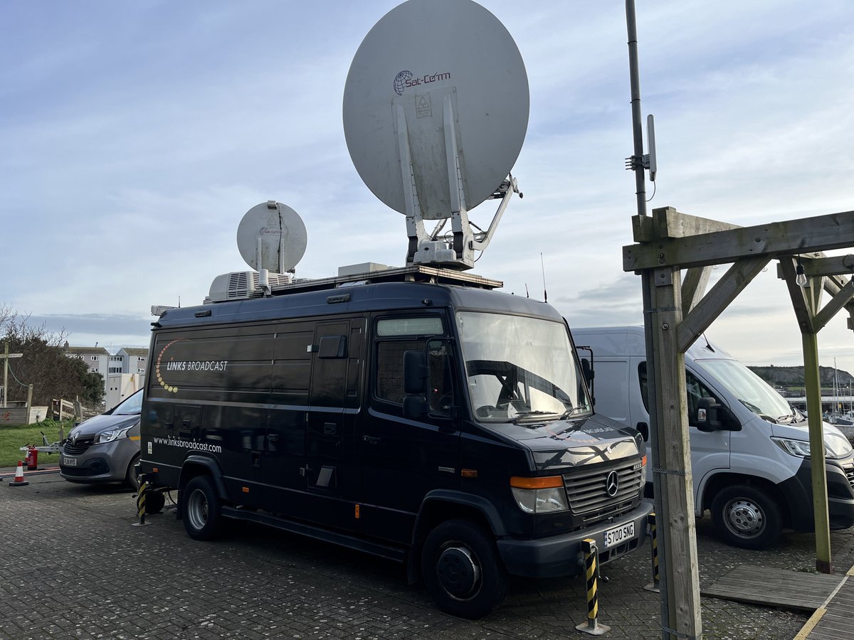 Links Broadcast tweet media