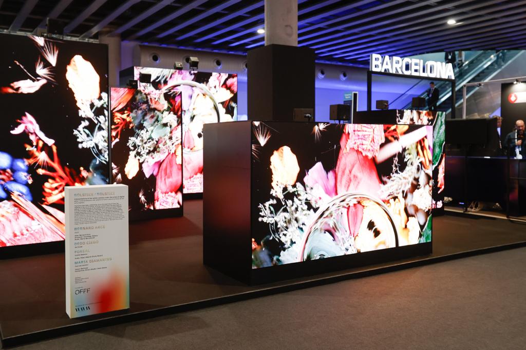 barcelonactiva's tweet image. Ja has visitat l’exposició audiovisual #SolsticeBarcelona d’#Offfest? 📹

❄️ És una interpretació del període hivernal a través dels artistes #BernardArce, #DedoCiego, #Foreal i #MariaDiamantes.