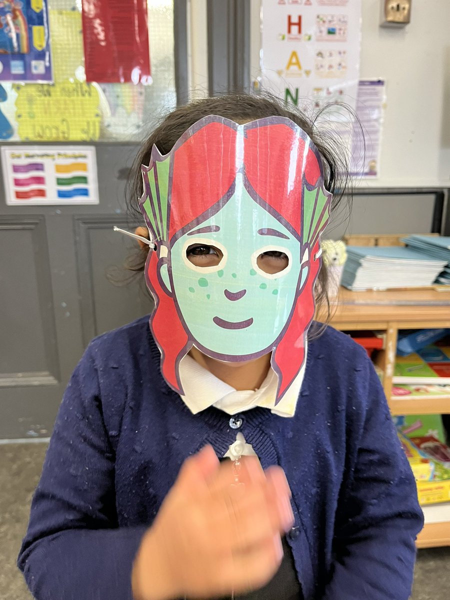ibroxprimary's tweet photo. Some under the sea role play today and then practicing learning Time in the sunshine #Imaginativeplay #Time #Chalkfun #MrWolf 🕰️ https://t.co/0DPBTo1HuN