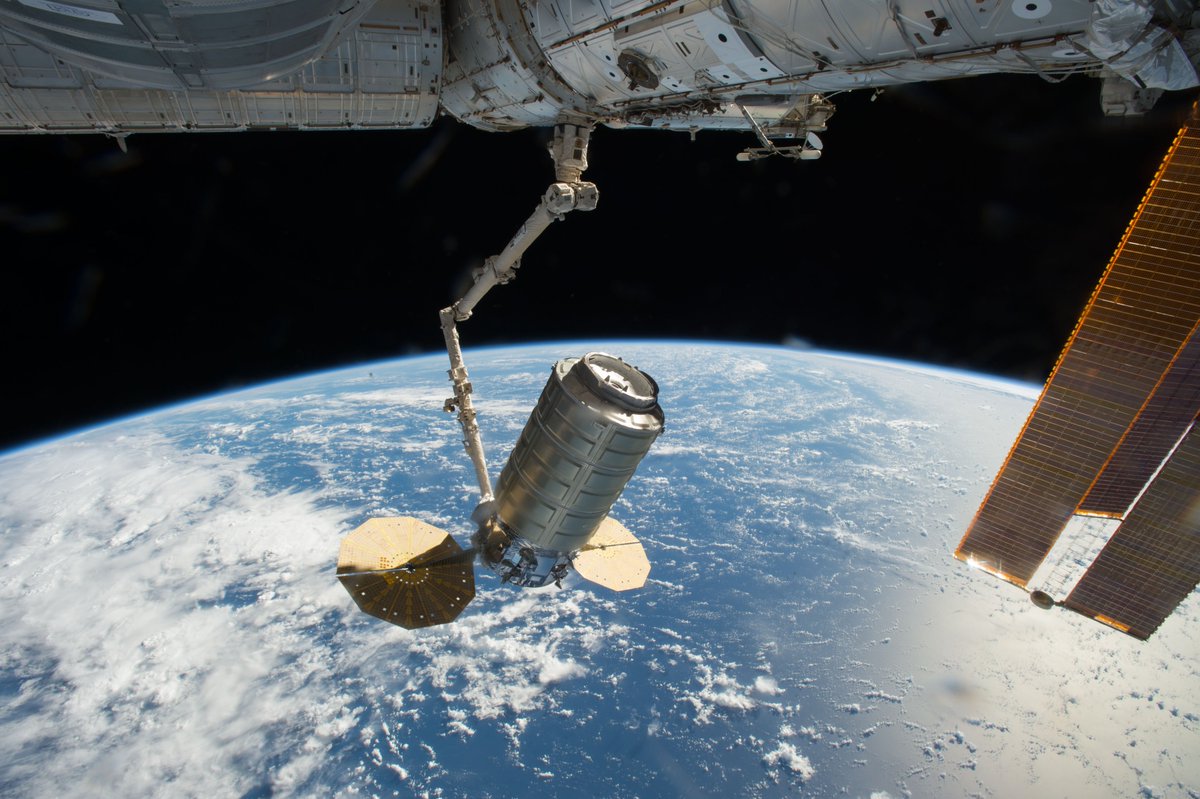 csa_asc's tweet photo. Today, January 30, Cygnus is set to launch on a resupply mission to the ISS. Canadarm2 will perform a cosmic catch of the cargo ship, which will carry research equipment for the Canadian Space Health study.

https://t.co/mYLczcTnm3 https://t.co/2v88QhgxeA