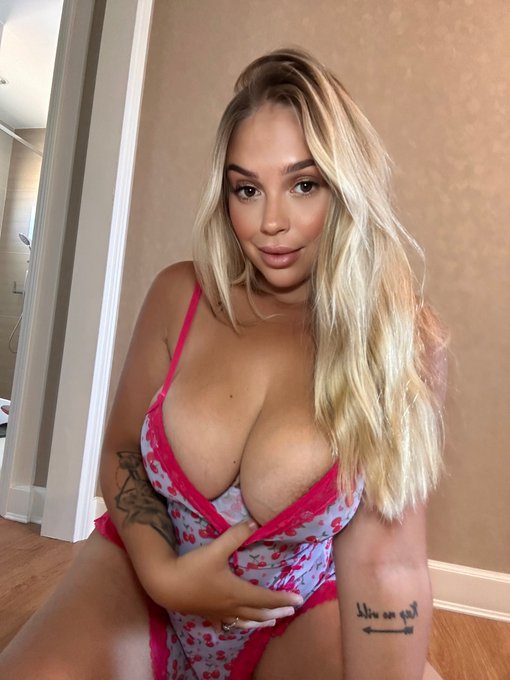 Say &lsquo;hi&rsquo; if I can take my top off in your DMs 🙈 https://t.co/ddzuyimsjA<a href="/tag/pregnantmilf"class="tags"><span>#pregnantmilf</span></a><a href="/tag/fyp"class="tags"><span>#fyp</span></a><a href="/tag/searchhistory"class="tags"><span>#searchhistory</span></a>