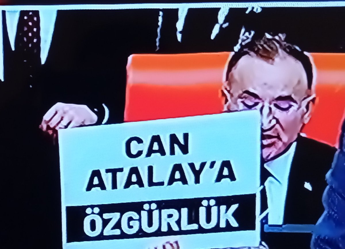Müktedirler ve efendiler, bütün kirli, pis işlerini kendine sadakatle bağlı uşaklarına yaptırır.