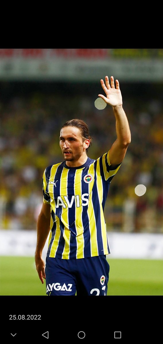 Freudlarizm's tweet photo. @MC27_official Crespo beee gitmemen gerekiyordu bee, her şey için teşekkürler abim, yolun açık olsun. 😢 https://t.co/ufBDyJqHDt