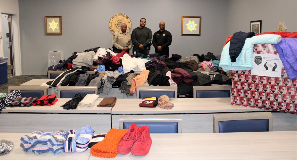 HCSOnews's tweet photo. @HCSOnews partnered with Grassroots, the Leola Dorsey Center &amp; Ridgely Run Community Center for a mid-winter coast drive. We are pleased to say that we have collected over 300 winter items. Thank you to all that donated &amp; we look forward to having another coat drive in the future https://t.co/2a6r8FVomy