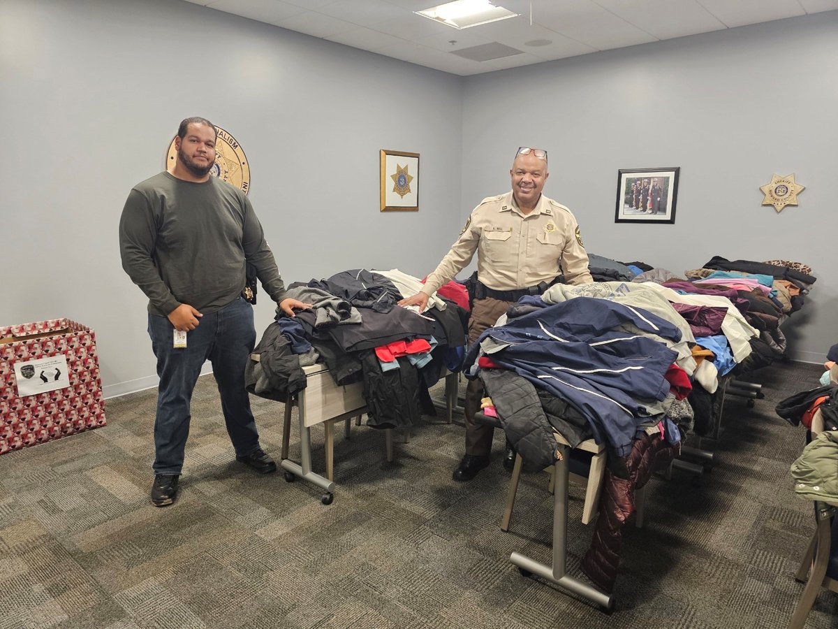 HCSOnews's tweet photo. @HCSOnews partnered with Grassroots, the Leola Dorsey Center &amp; Ridgely Run Community Center for a mid-winter coast drive. We are pleased to say that we have collected over 300 winter items. Thank you to all that donated &amp; we look forward to having another coat drive in the future https://t.co/2a6r8FVomy