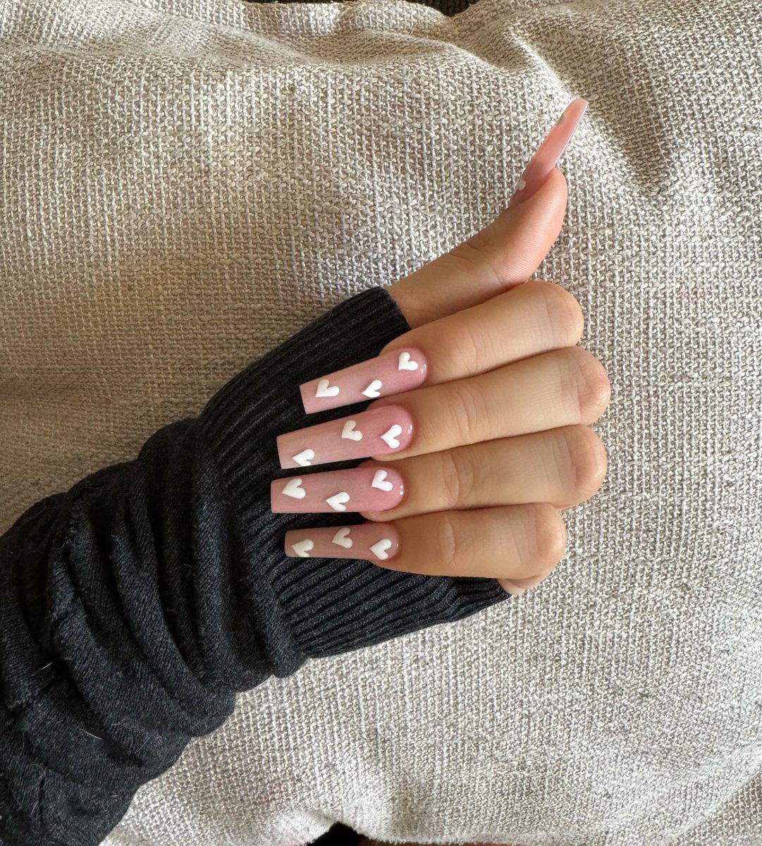 jessslex's tweet photo. had to post my nails on this account because look how cute https://t.co/0IM86ez46Z
