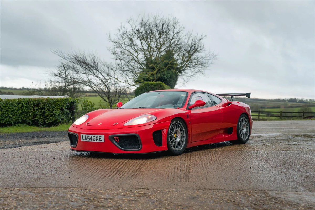 Probably the worst car to sell at this time of the year, but also the most entertaining thing I've ever owned. Terrible in many ways, too. Seems a shame to use it so little when it has so much potential. Anyone genuinely interested, drop me a DM.

pistonheads.com/buy/listing/15…