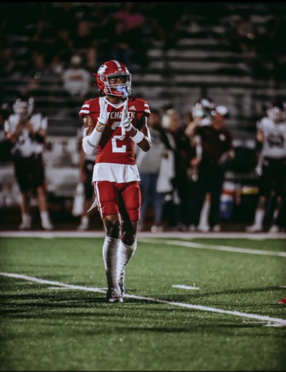 c/o 2025  @ChaseBruton11 received his 1st Division 1 offer to UTEP last week. 
The 5’11, 165 DB/WR is a very explosive player with top notch speed
(4.39 unofficial Stephen F. Austin Camp). On a team full of D1 athletes coaches definitely need to keep their eyes on this gem, he